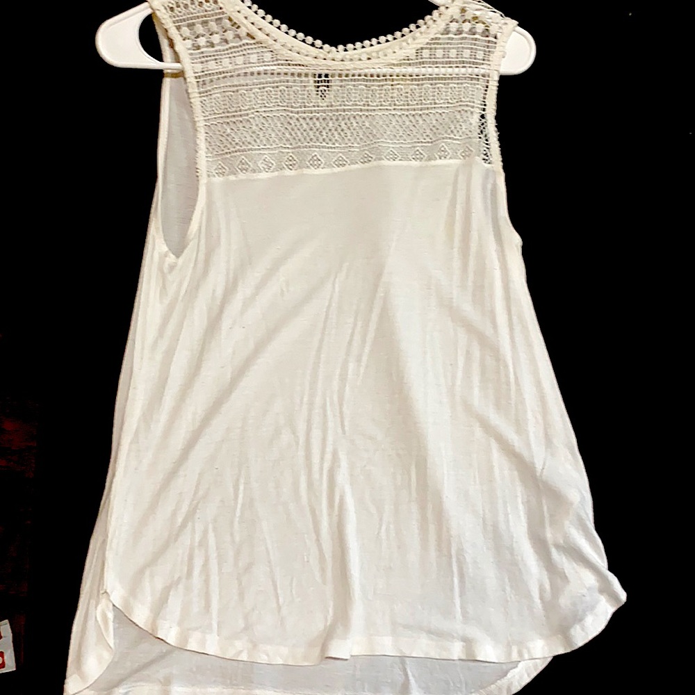 Medium formal white tops with a vibrant pattern on the neckline! - Picture 1 of 1